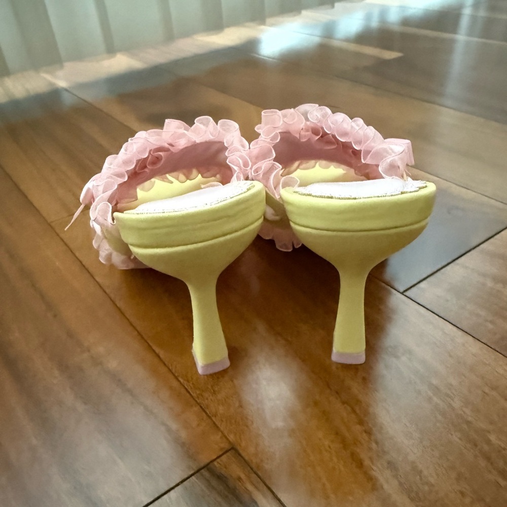 Sugar Thrillz SWEETHEART GLANCE HEELED SANDALS - YELLOW Size 6 - Picture 5 of 7